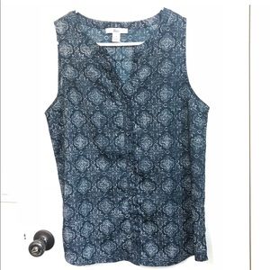Bass sleeveless button down blouse